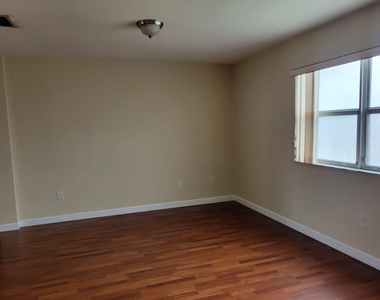 1570 Ne 33 Road - Photo Thumbnail 15