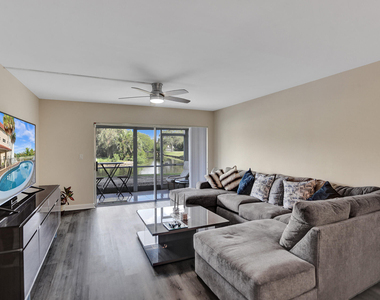 3601 Inverrary Drive - Photo Thumbnail 10