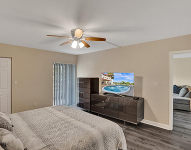 3601 Inverrary Drive - Photo Thumbnail 15