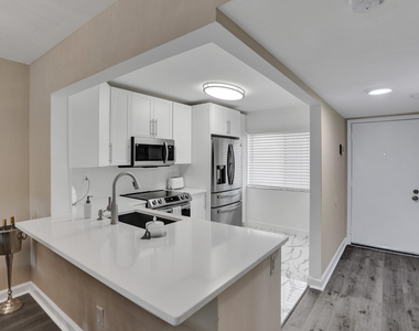 3601 Inverrary Drive - Photo Thumbnail 5