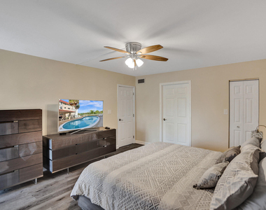 3601 Inverrary Drive - Photo Thumbnail 16