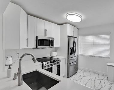 3601 Inverrary Drive - Photo Thumbnail 2