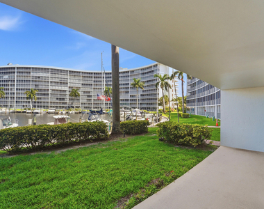 1427 E Hillsboro Boulevard - Photo Thumbnail 21