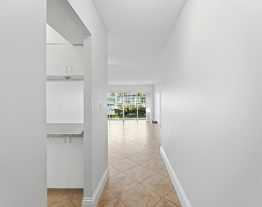 1427 E Hillsboro Boulevard - Photo Thumbnail 6