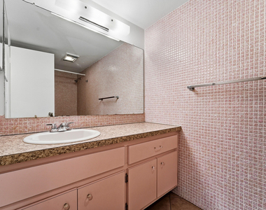 1427 E Hillsboro Boulevard - Photo Thumbnail 17