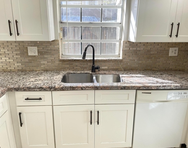 12366 Sw 51st Place - Photo Thumbnail 4