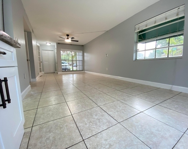 12366 Sw 51st Place - Photo Thumbnail 11