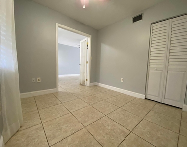 12366 Sw 51st Place - Photo Thumbnail 15