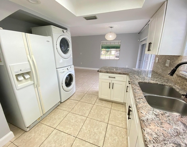 12366 Sw 51st Place - Photo Thumbnail 8
