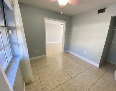 12366 Sw 51st Place - Photo Thumbnail 14