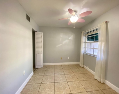 12366 Sw 51st Place - Photo Thumbnail 13