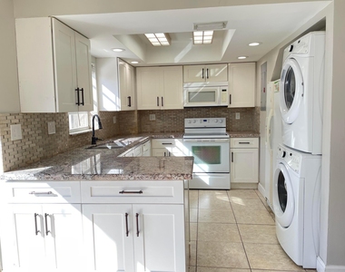 12366 Sw 51st Place - Photo Thumbnail 2