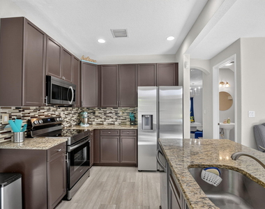 112 Monterey Bay Drive - Photo Thumbnail 17