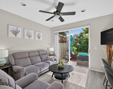 112 Monterey Bay Drive - Photo Thumbnail 19