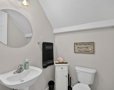 112 Monterey Bay Drive - Photo Thumbnail 14