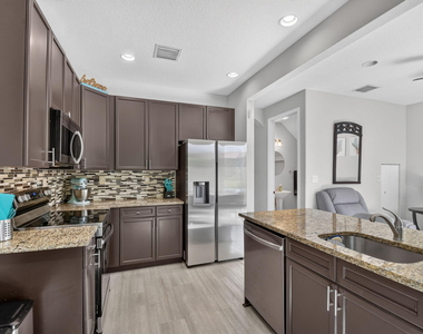 112 Monterey Bay Drive - Photo Thumbnail 16