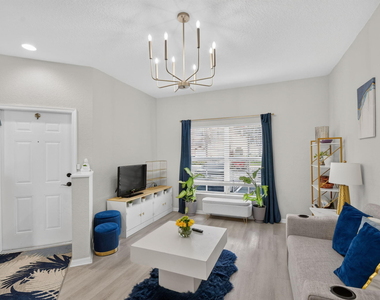 112 Monterey Bay Drive - Photo Thumbnail 5