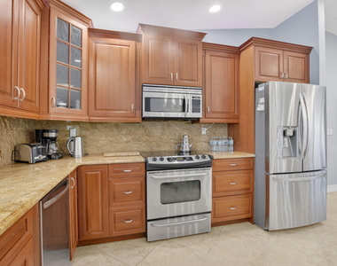 10305 Crosswind Road - Photo Thumbnail 15
