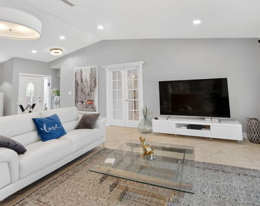 10305 Crosswind Road - Photo Thumbnail 7