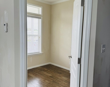 7300 20th Street - Photo Thumbnail 8