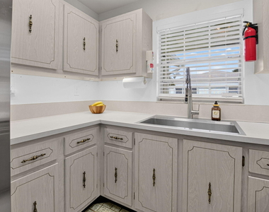 5037 Lakefront Boulevard - Photo Thumbnail 16