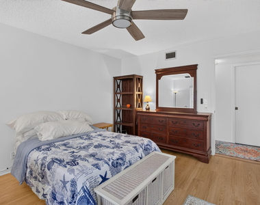 5037 Lakefront Boulevard - Photo Thumbnail 27