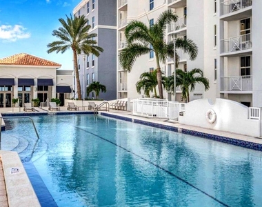 255 Evernia Street - Photo Thumbnail 22