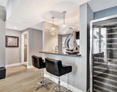 255 Evernia Street - Photo Thumbnail 10