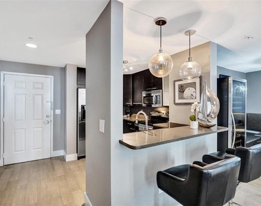 255 Evernia Street - Photo Thumbnail 9