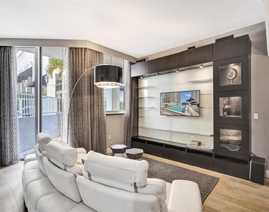 255 Evernia Street - Photo Thumbnail 3