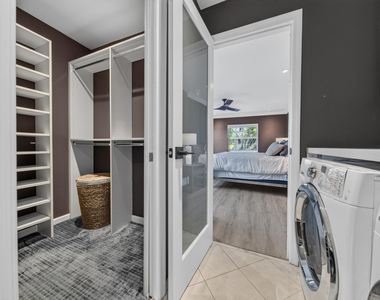6515 Bay Club Drive - Photo Thumbnail 7