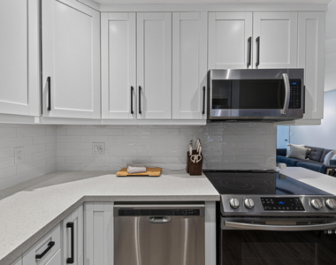 6515 Bay Club Drive - Photo Thumbnail 25
