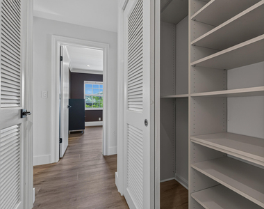 6515 Bay Club Drive - Photo Thumbnail 26