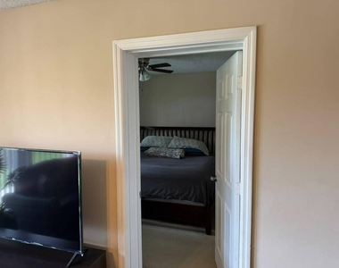 4163 N Haverhill Road - Photo Thumbnail 10