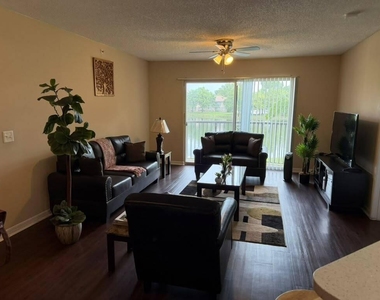4163 N Haverhill Road - Photo Thumbnail 3