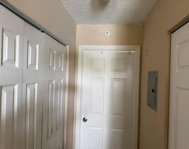 4163 N Haverhill Road - Photo Thumbnail 13