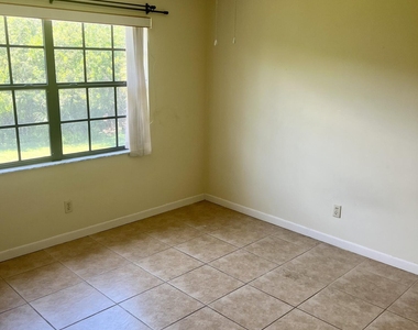 2470 Se Garden Terrace - Photo Thumbnail 14