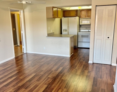 2470 Se Garden Terrace - Photo Thumbnail 4