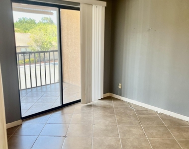 2470 Se Garden Terrace - Photo Thumbnail 9
