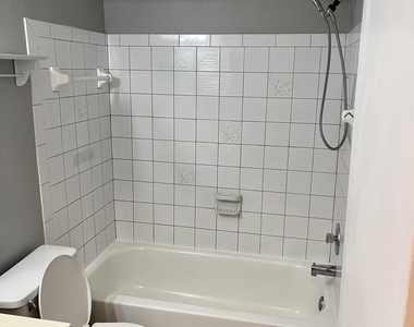 2470 Se Garden Terrace - Photo Thumbnail 15