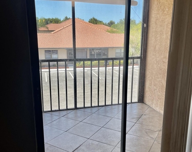 2470 Se Garden Terrace - Photo Thumbnail 10