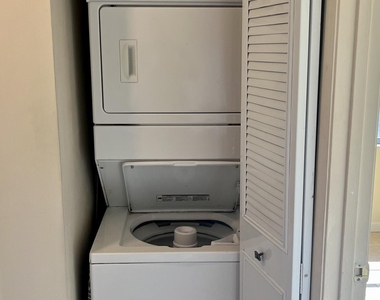 2470 Se Garden Terrace - Photo Thumbnail 8