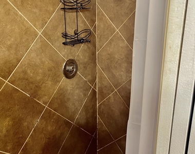 2470 Se Garden Terrace - Photo Thumbnail 13