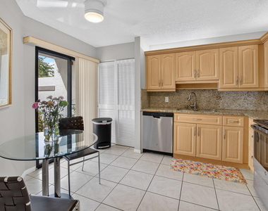 7473 Glendevon Lane - Photo Thumbnail 17