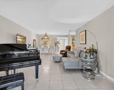 7473 Glendevon Lane - Photo Thumbnail 9