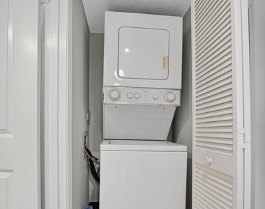 7473 Glendevon Lane - Photo Thumbnail 33