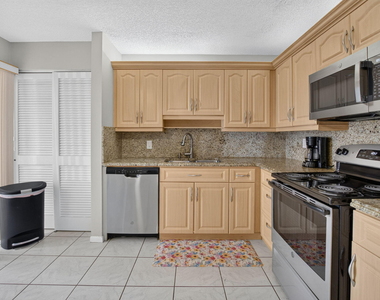 7473 Glendevon Lane - Photo Thumbnail 16