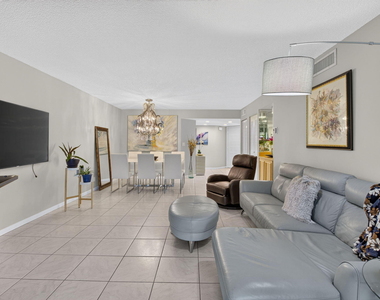 7473 Glendevon Lane - Photo Thumbnail 10