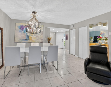 7473 Glendevon Lane - Photo Thumbnail 8