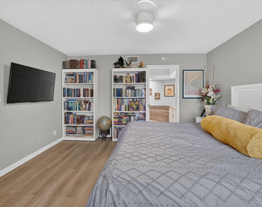 7473 Glendevon Lane - Photo Thumbnail 23